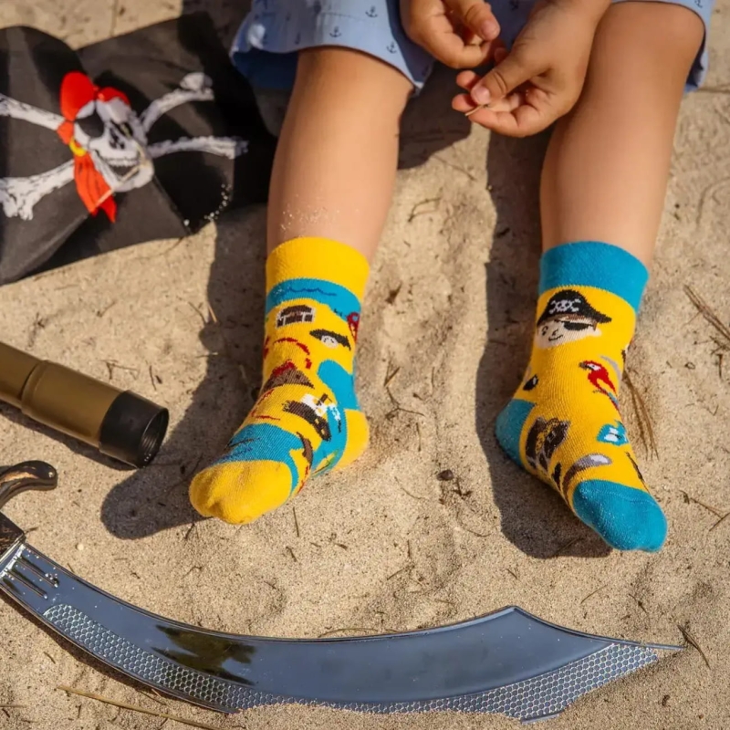 Kolorowe-skarpetki-dla-dzieci---piraci---Spox-Sox1.jpg